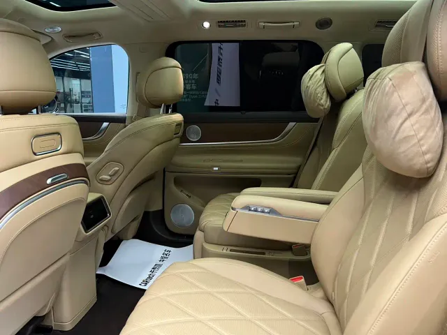 AITO Wenjie AITO M9 2025 Extended Range Ultra 52kWh 6-Seater — Фото автомобиля 9