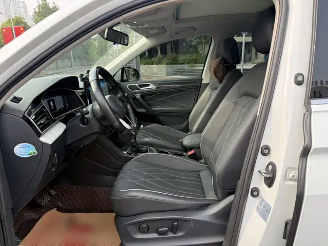 Volkswagen Tiguan L — Фото автомобиля 8