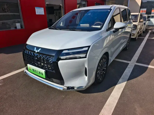 Фотография автомобиля — Wuling Starlight 730