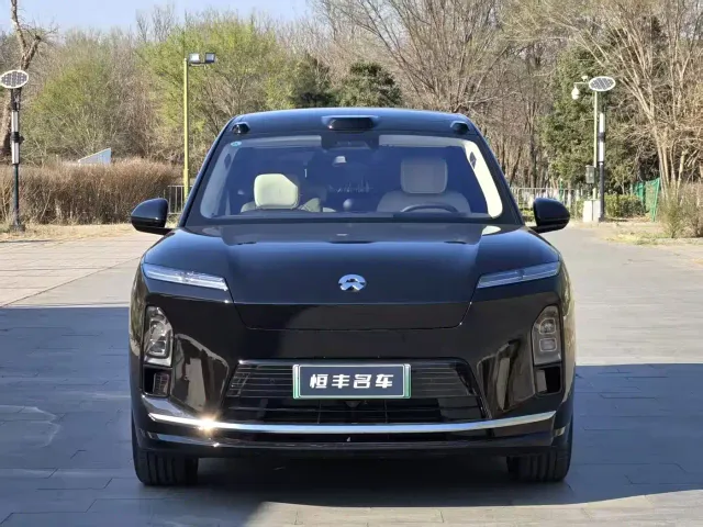 Nio ES8 — Фото автомобиля 2