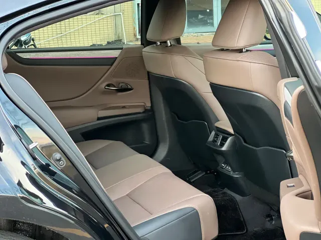 Lexus ES — Фото автомобиля 7