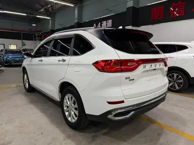 Haval M6 — Фото автомобиля 9