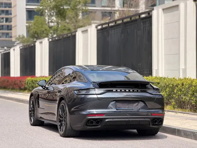 Porsche Panamera — Фото автомобиля 2