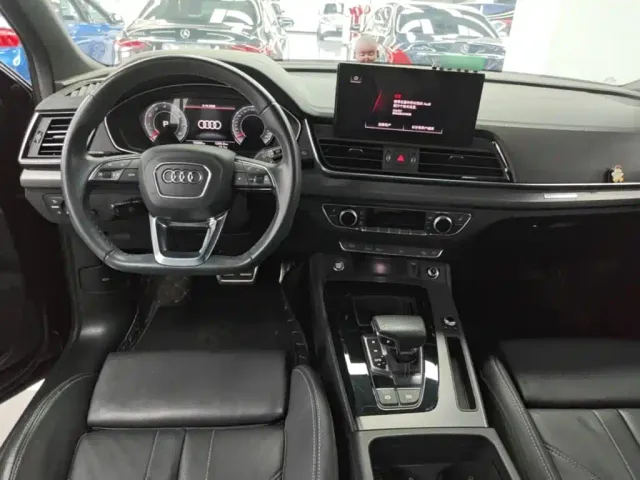 Audi Q5L — Фото автомобиля 9