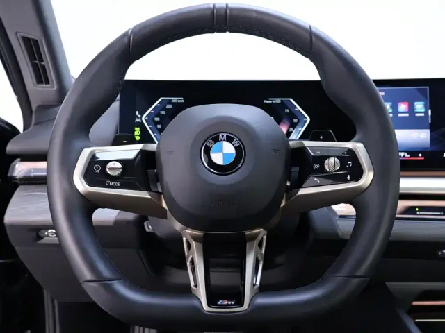 BMW 5 Series — Фото автомобиля 16