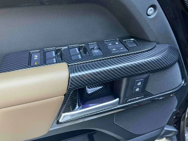 Land Rover Defender — Фото автомобиля 16
