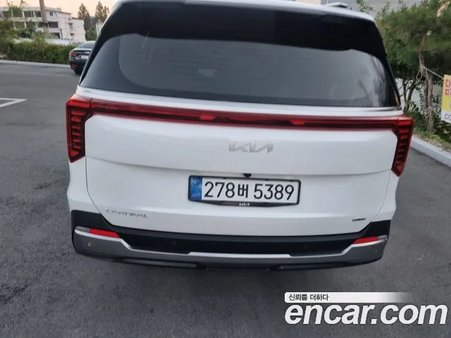 Kia Carnival Generation 4 — Фото автомобиля 6