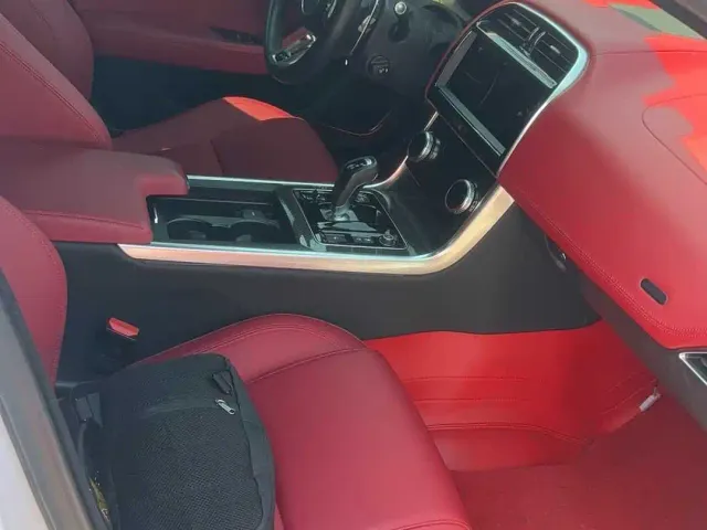 Jaguar XEL — Фото автомобиля 3