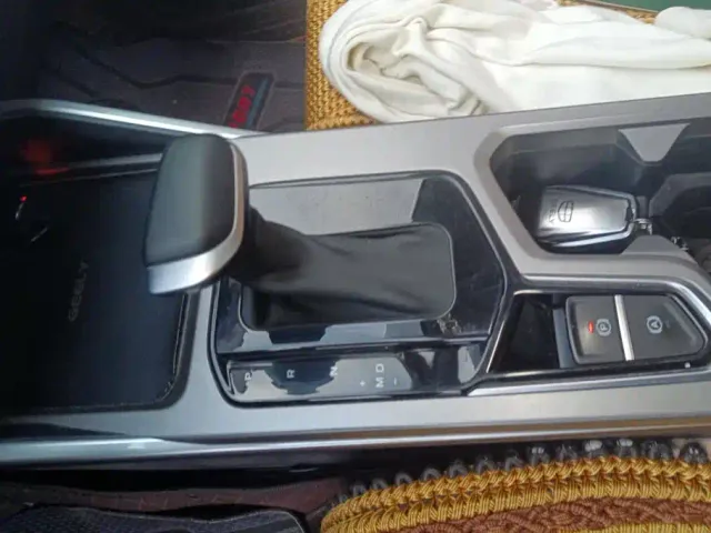 Geely Emgrand — Фото автомобиля 16