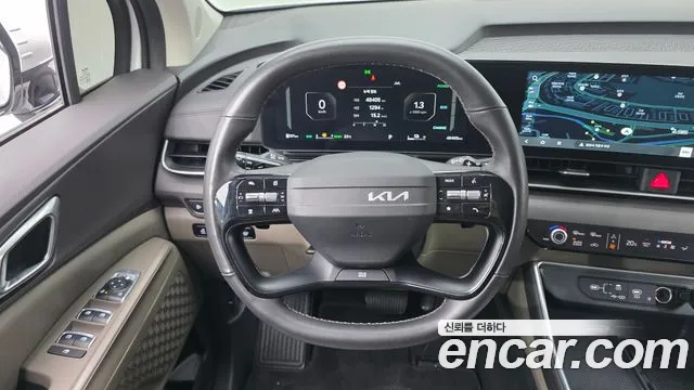 Kia Carnival Generation 4 — Фото автомобиля 13