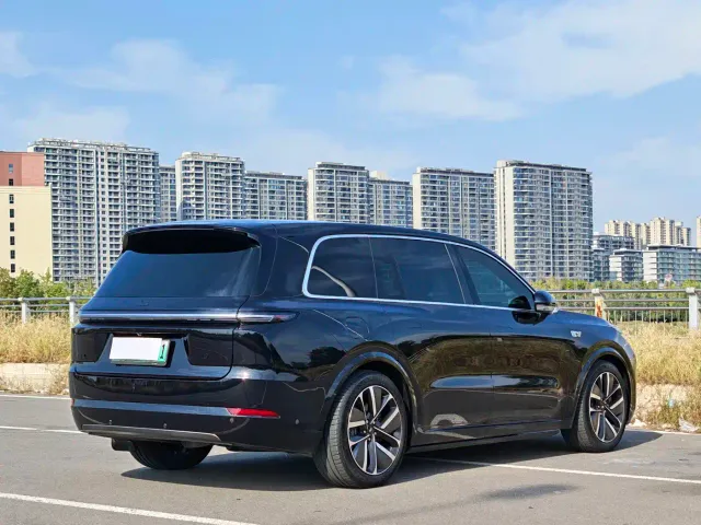 Li Auto L9 — Фото автомобиля 11