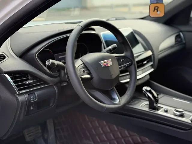 Cadillac CT5 — Фото автомобиля 10