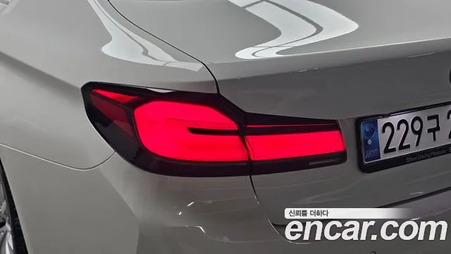 BMW 5-Series 5 серия (G30) — Фото автомобиля 21