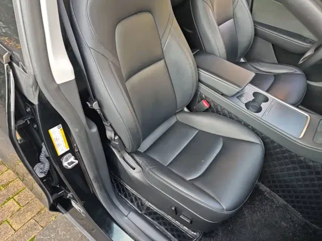 Tesla Model Y — Фото автомобиля 24