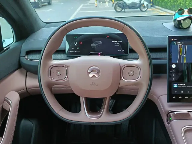 Nio EC6 — Фото автомобиля 8