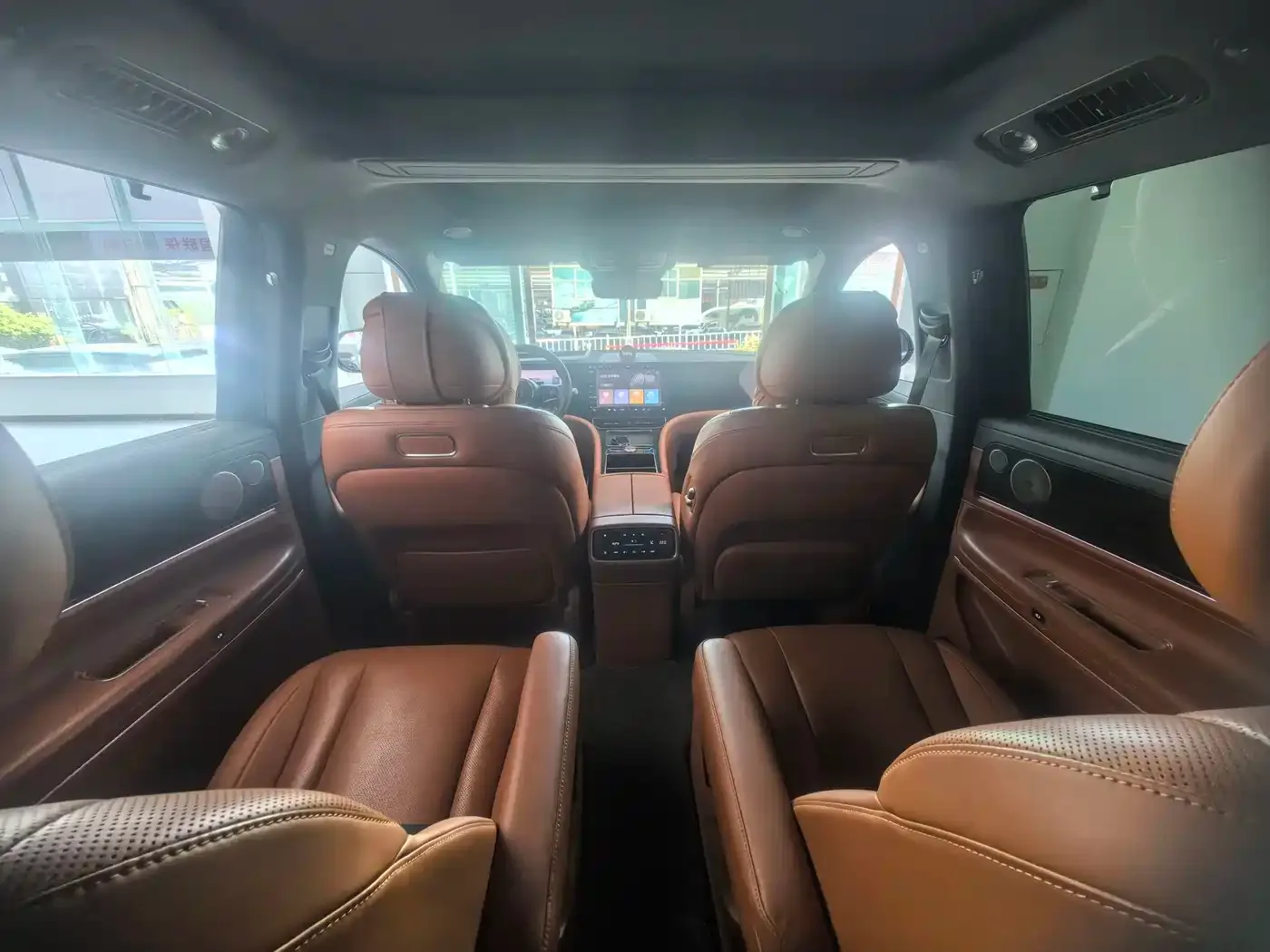 AITO Wenjie AITO M9 2024 Pure Electric Ultra 100kWh 6-Seater — Фото автомобиля 14