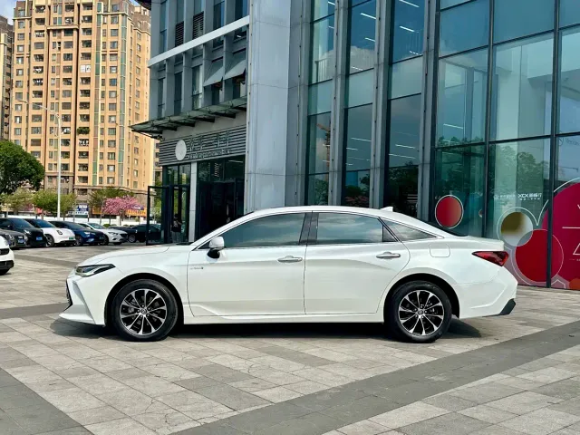 Toyota Avalon — Фото автомобиля 3