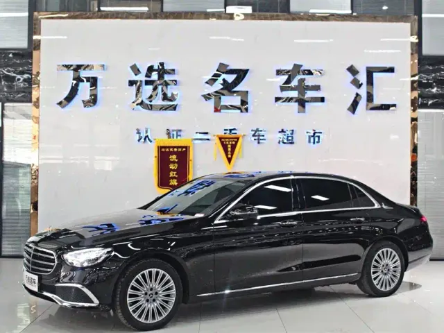 Mercedes-Benz E-Class — Фото автомобиля 3