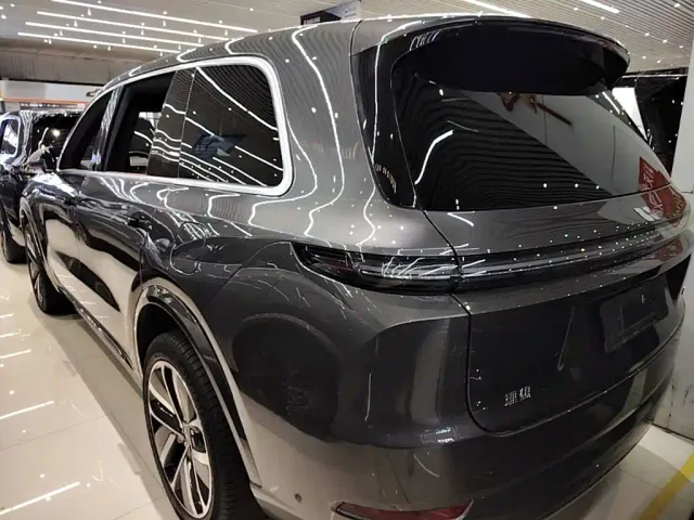 Li Auto L9 — Фото автомобиля 4