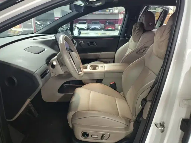 Li Auto i6 — Фото автомобиля 14