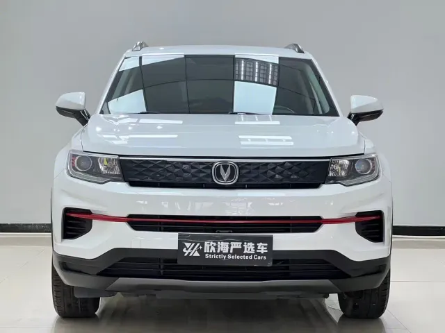 Changan CS35 Plus — Фото автомобиля 2