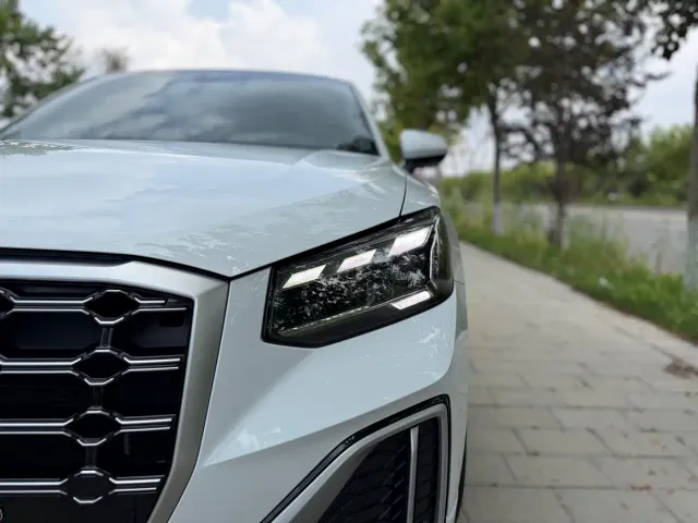 Audi Q2L — Фото автомобиля 19