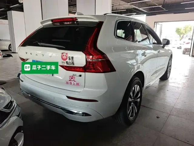 Volvo XC60 — Фото автомобиля 4