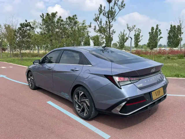 Hyundai Elantra — Фото автомобиля 7