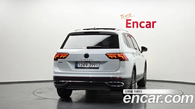Volkswagen Tiguan — Фото автомобиля 4