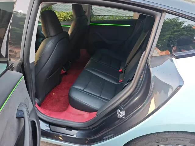 Tesla Model 3 — Фото автомобиля 14