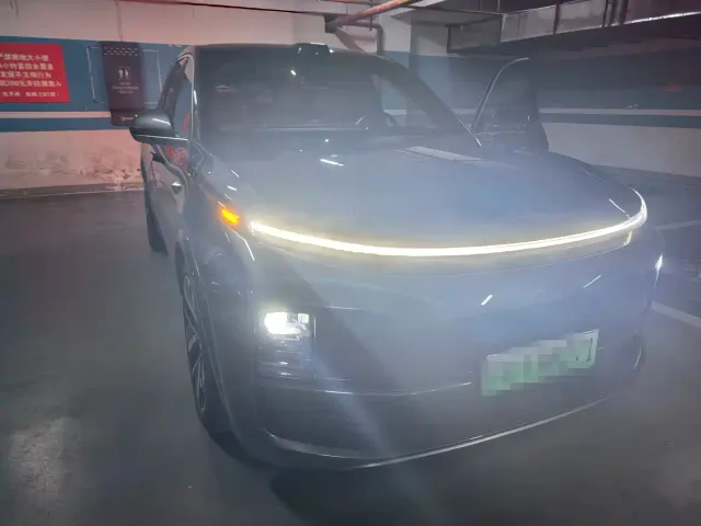 Фотография автомобиля — Li Auto L9