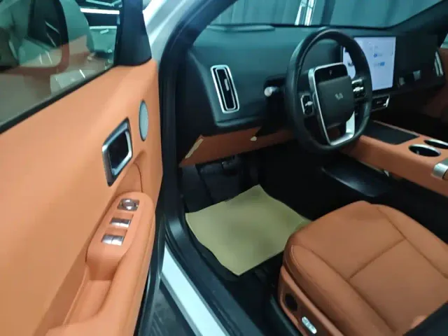 Li Auto L6 — Фото автомобиля 15