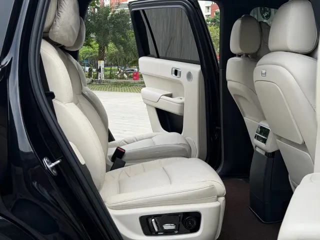 Li Auto L9 — Фото автомобиля 6