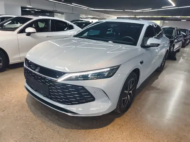 Фотография автомобиля — BYD Qin L