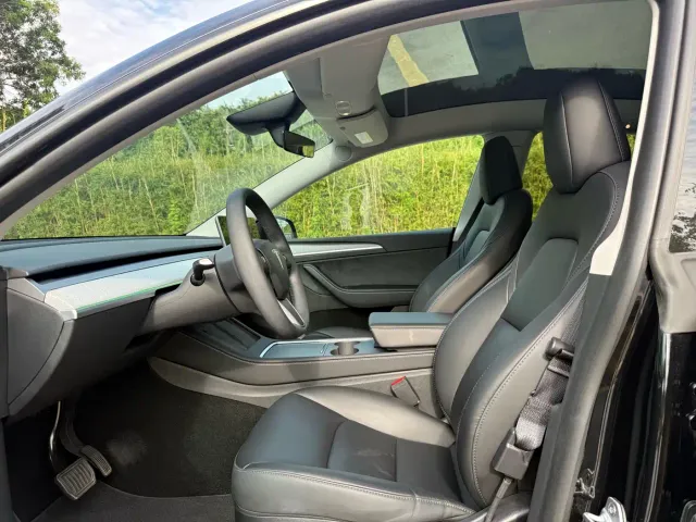Tesla Model Y — Фото автомобиля 4