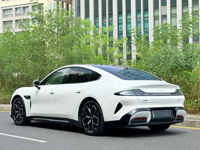 Xiaomi SU7 — Фото автомобиля 11