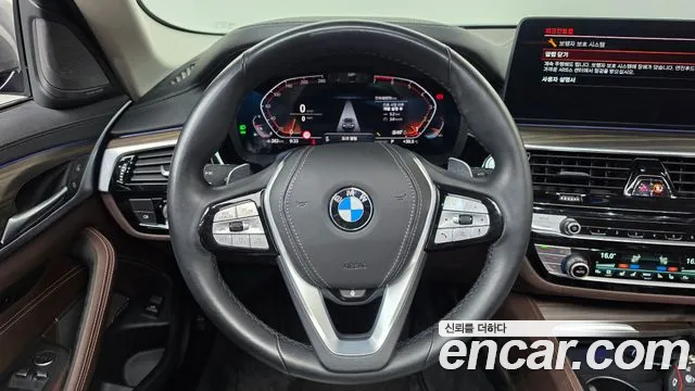 BMW 5 Series G30 — Фото автомобиля 13