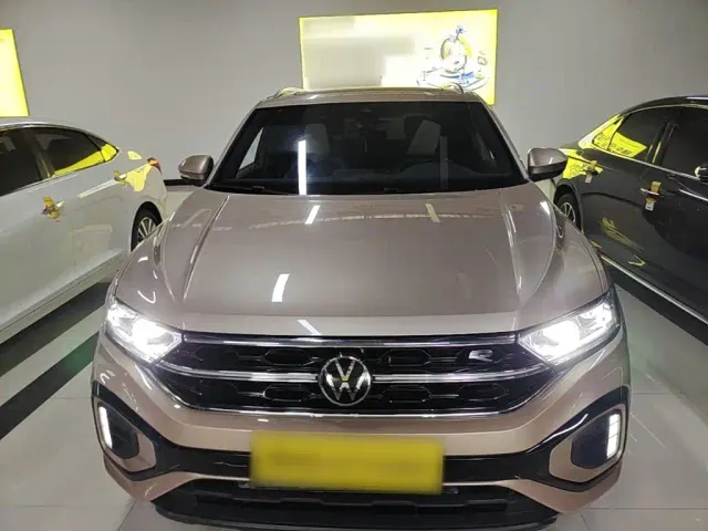 Volkswagen T-Roc — Фото автомобиля 2