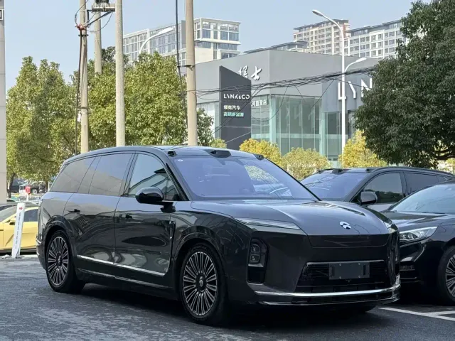 Nio ES8 — Фото автомобиля 3