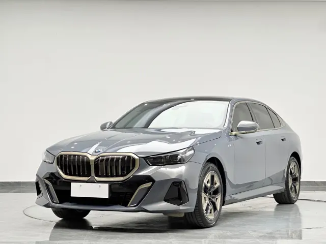 Фотография автомобиля — BMW 5 Series