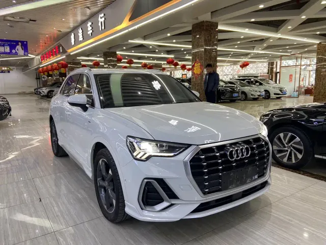 Audi Q3 — Фото автомобиля 3
