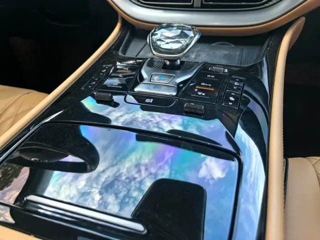 Denza Denza D9 2024 DM-i 980 AWD Prestige — Фото автомобиля 18