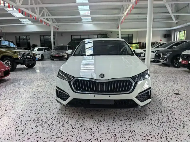 Skoda Octavia — Фото автомобиля 2