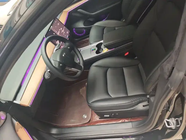 Tesla Model 3 — Фото автомобиля 14