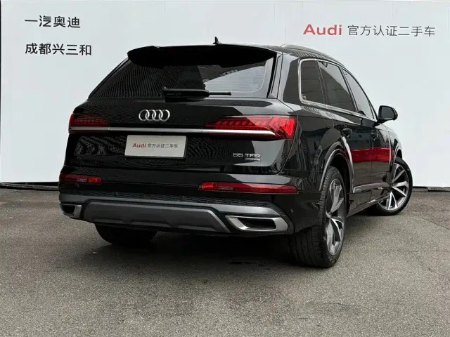 Audi Q7 — Фото автомобиля 4