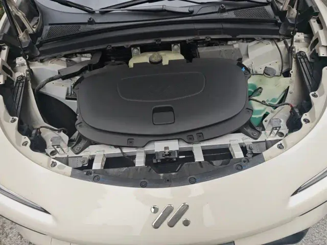 IM Motors LS6 — Фото автомобиля 16