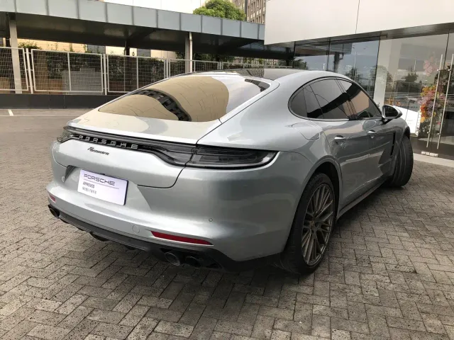 Porsche Panamera — Фото автомобиля 12
