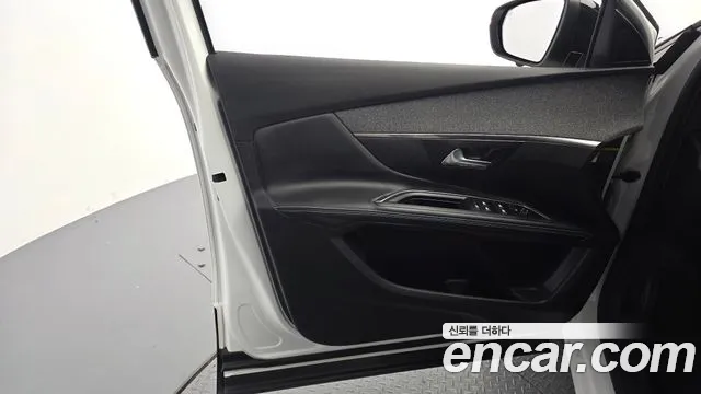 Peugeot 5008 2nd Gen — Фото автомобиля 13