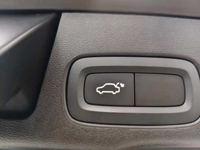 Volvo XC60 — Фото автомобиля 14