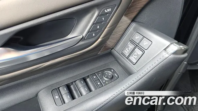 Toyota Alphard — Фото автомобиля 26